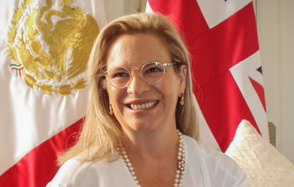 Josefa González-Blanco abandona la Embajada de Reino Unido con 16 denuncias por acoso laboral