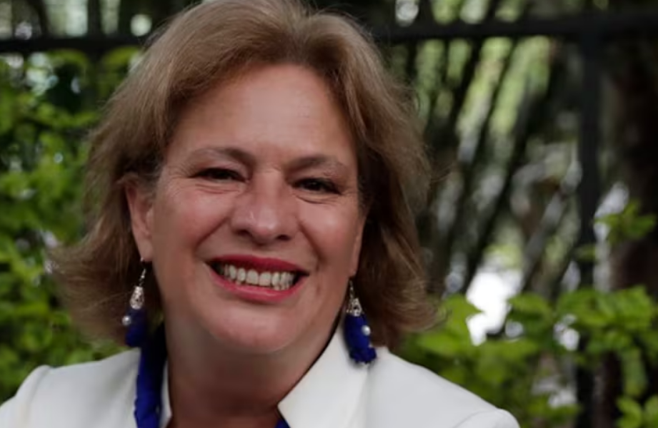 Josefa González-Blanco abandona la Embajada de Reino Unido: denuncias y consecuencias