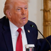 Trump revela un nuevo tipo de arma que usó para capturar a Maduro