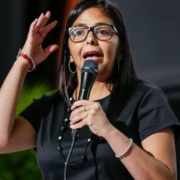 Delcy Rodríguez dice no recibir ordenes de externos