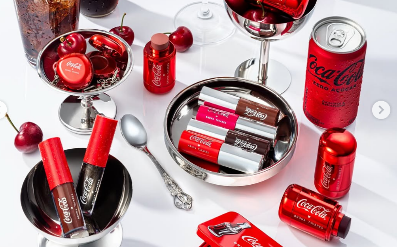 Coca-Cola lanza una línea de maquillaje junto a una influencer