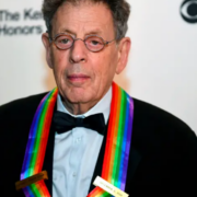 Philip Glass cancela estreno de su sinfonía Lincoln por Trump y sus políticas