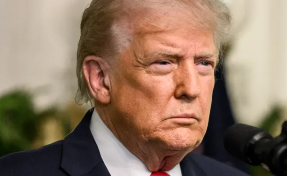 Trump amenaza a Irán después de que ellos alzaran la voz sobre el portaaviones americano