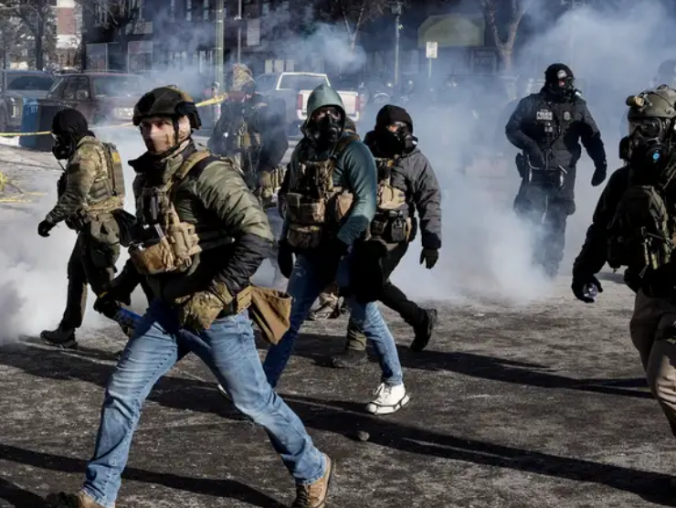 Suspenden a agentes de ICE por muerte de manifestante en Minesota