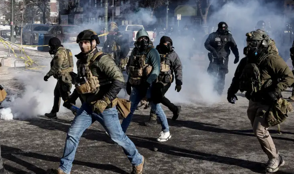 Suspenden a agentes de ICE por muerte de manifestante en Minesota