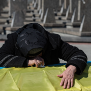 Rusia devuelve otros mil cadáveres de soldados ucranianos