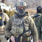 ICE libera a ecuatoriano detenido por "error" tras recibir orden de un juez