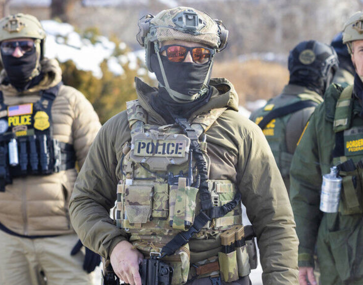 ICE libera a ecuatoriano detenido por "error" tras recibir orden de un juez