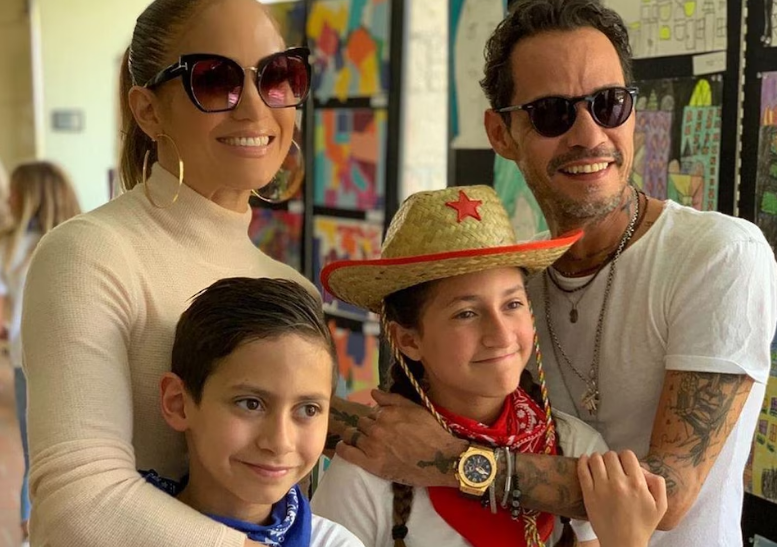 Los mellizos con Jennifer Lopez