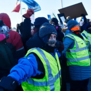 Llaman a huelga como respuesta a las redadas de Donald Trump