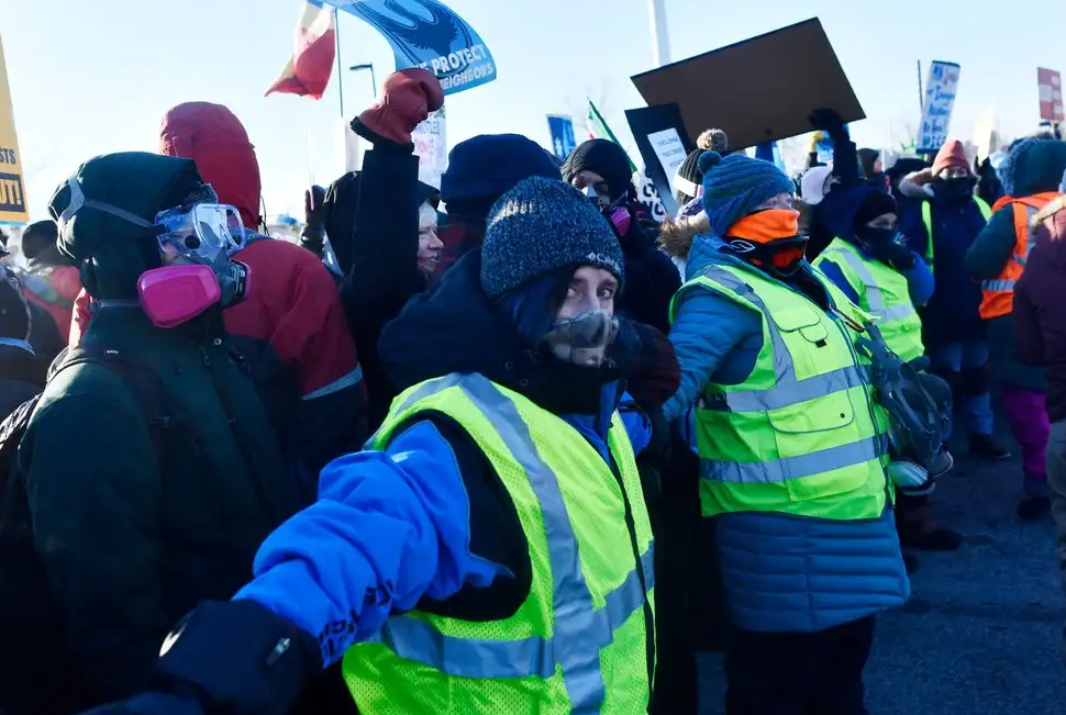 Llaman a huelga como respuesta a las redadas de Donald Trump