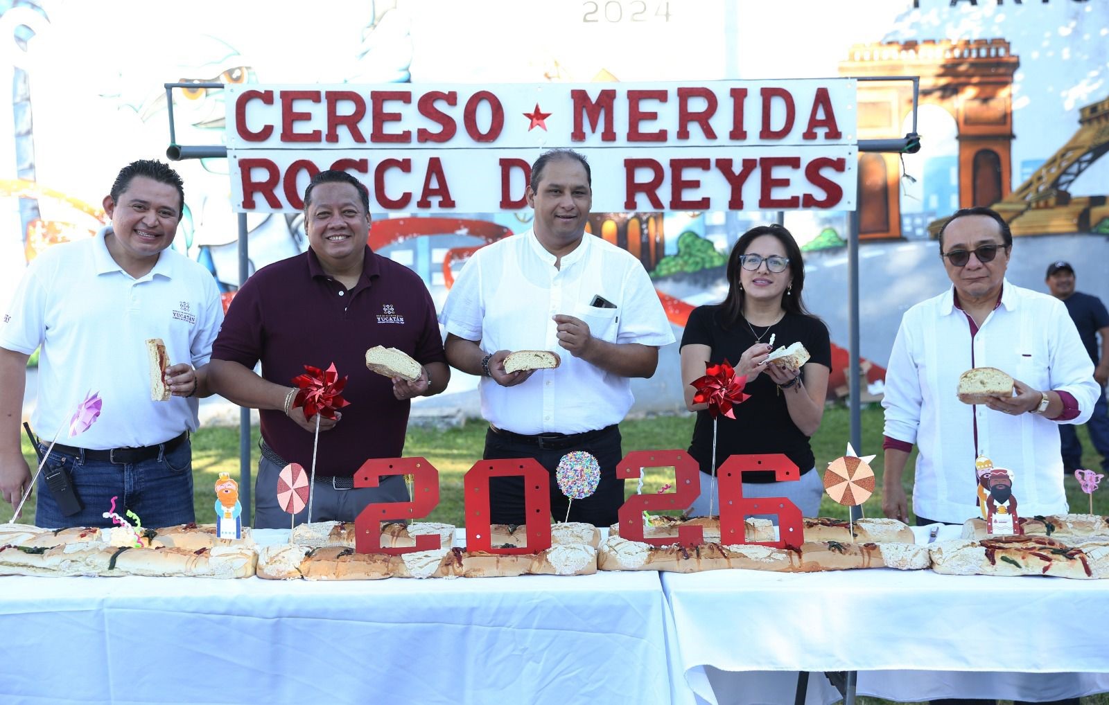 Cortan rosca de 250 metros y 2,100 muñequitos en el Cereso Mérida
