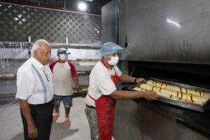 Para la rosca se utilizaron más de mil 300 kilos de harina y 2 mil 100 muñequitos