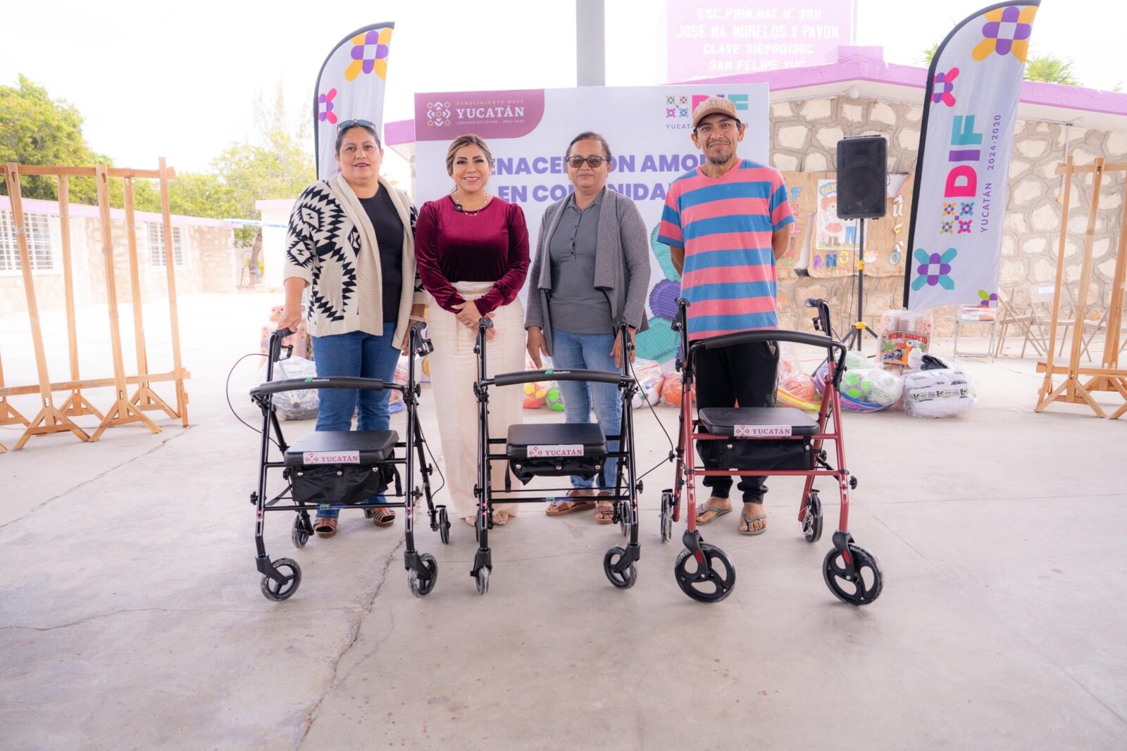 DIF Yucatán fortalece tejido comunitario en San Felipe con apoyos