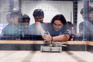 Estudiantes de distintas universidades trabajan de manera interinstitucional en el desarrollo de robots que competirán en el Mundial de Fútbol Robótico, fortaleciendo el talento yucateco en ciencia y tecnología.