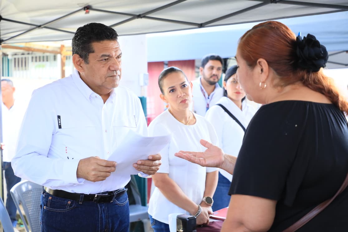 Gobernador Javier May encabeza primera audiencia pública