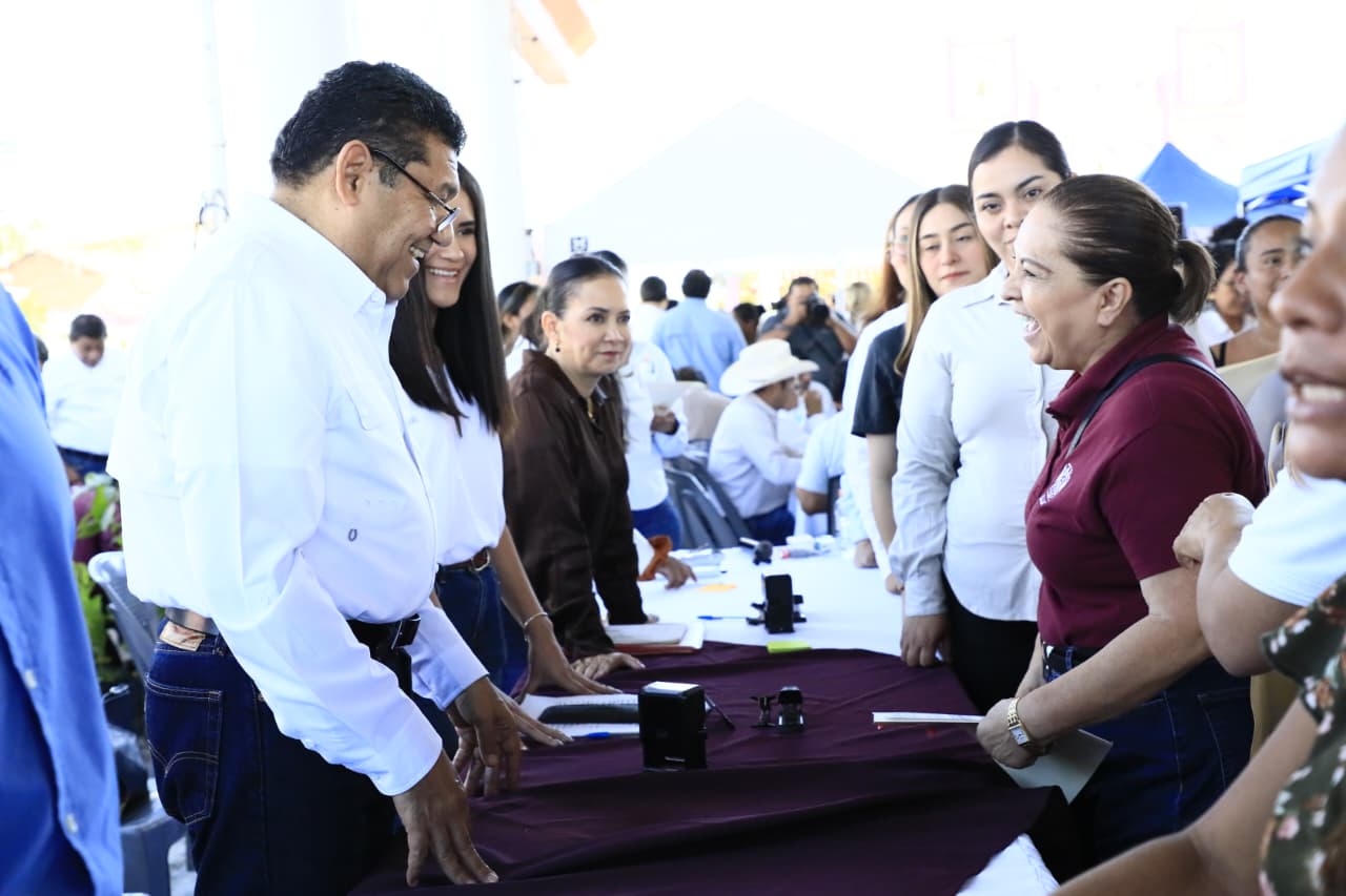 Javier May encabeza Jornada de Atención en Oxiacaque