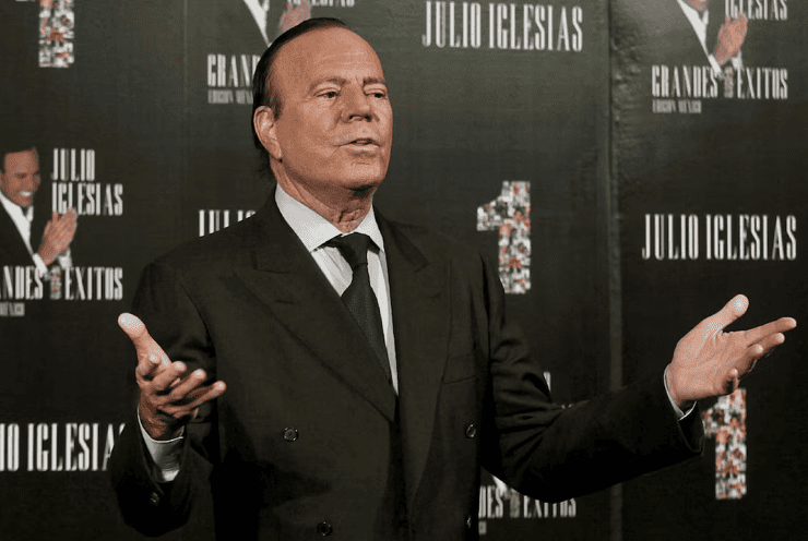Julio Iglesias rechaza señalamientos