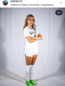 Julie López durante su etapa formativa en el sistema universitario de Estados Unidos, un recorrido clave que marcó su crecimiento futbolístico antes de que el fichaje del América femenil causó revuelo en la Liga MX Femenil.