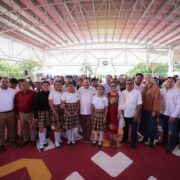 Las Coloradas recibe domo escolar y rehabilitación de cancha