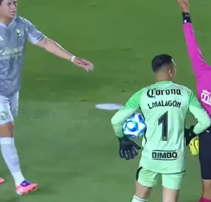 Le retiran la tarjeta roja a Ramón Juárez y desata polémica