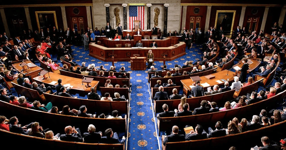 Legisladores demócratas buscan frenar una intervención militar