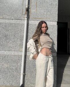 El cambio de look de Belinda refleja la elegancia y sobriedad del personaje histórico que interpretará, con peinados inspirados en la época imperial para la serie “Carlota”.