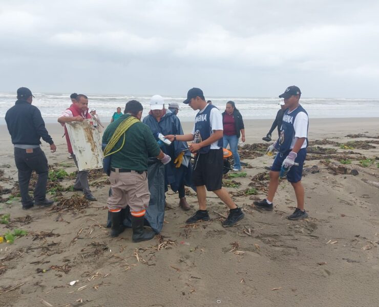 Marina realiza Campaña nacional de limpieza de playas y costas en Tabasco