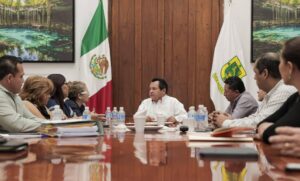 El Gobernador Joaquín Díaz Mena se reunió con familiares de Mirna del Socorro Barrera Vera para reiterar el respaldo institucional y el compromiso del Gobierno de Yucatán con la búsqueda permanente y la coordinación interinstitucional.