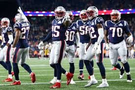 New England Patriots celebran su pase a las Finales de conferencia de la NFL tras una actuación dominante de su defensiva y una noche efectiva de Drake Maye rumbo al Súper Bowl LX.