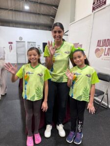 Autoridades deportivas y organizadores durante la presentación oficial del evento, destacando que el Nacional de Natación Artística será en Yucatán y posiciona al estado como referente nacional en deportes acuáticos.