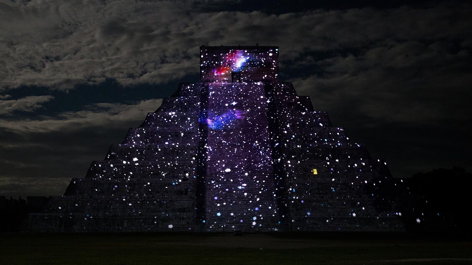 Noches de Kukulkán ilumina la grandeza ancestral de Chichén Itzá