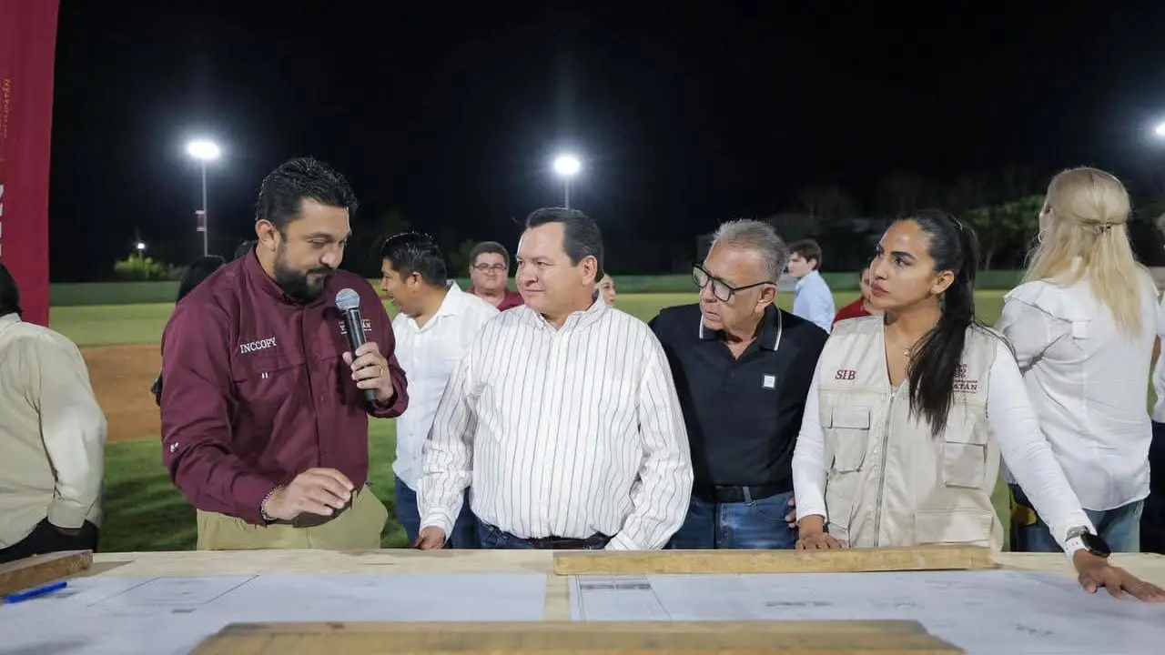 Obras en Telchac Pueblo amplían deporte nocturno con iluminación moderna