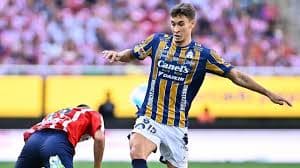 Rodrigo Dourado muestra su solidez en el mediocampo, destacando por su recuperación de balón, orden táctico y liderazgo, cualidades que lo convierten en un refuerzo clave del América para el Clausura 2026.