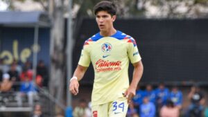 Ralph Orquín, canterano del América, durante un partido oficial antes de ser cedido como parte del intercambio que permitió la llegada del Segundo refuerzo del América para el Clausura 2026.