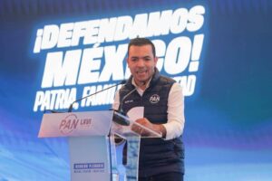 Elías Lixa, diputado federal yucateco, fue reconocido durante la Reunión Plenaria del PAN por su liderazgo, talento legislativo y papel clave en la coordinación del Grupo Parlamentario en la Cámara de Diputados.