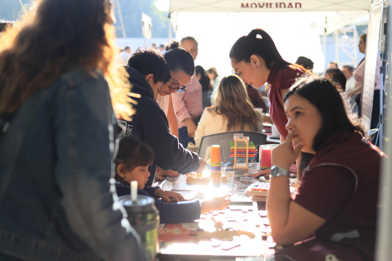 Educación facilita inscripciones escolares