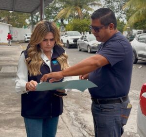 Durante el recorrido sorpresa en el fraccionamiento Las Vegas, la alcaldesa Maryjose Gamboa escuchó directamente a los vecinos y atendió reportes ciudadanos sobre alumbrado, limpia pública e infraestructura.