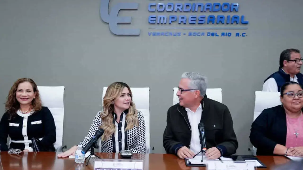 Vínculos con empresarios para impulsar la economía en Boca del Río