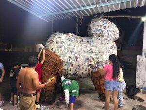 Una piñata viral de al menos 3 metros se convirtió en la sensación de redes sociales 