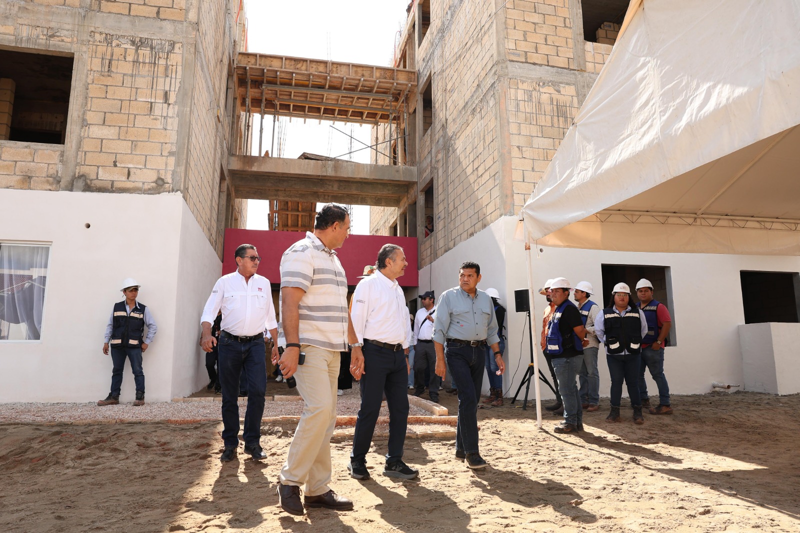 viviendas verticales en Acachapan y Colmena