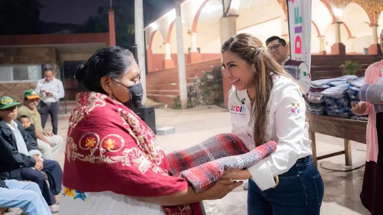 1600 cobertores en comunidades del interior del Estado refuerzan la protección social