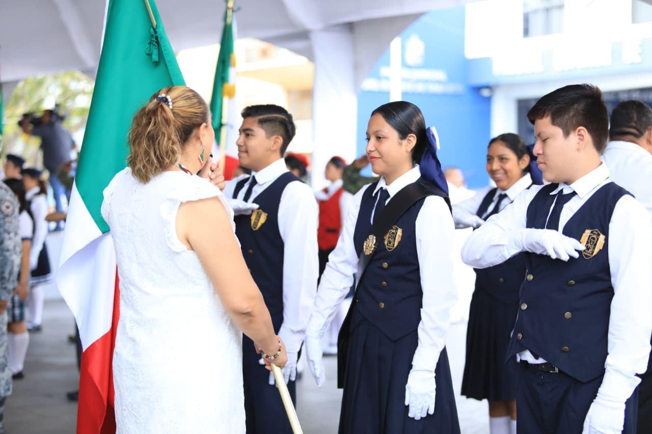 Abanderamiento de 33 escuelas en la entidad