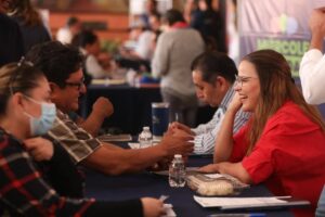 La alcaldesa Cecilia Patrón Laviada refrenda su compromiso de mantener un gobierno cercano, escuchando y atendiendo directamente a las y los meridanos en cada colonia y comisaría.