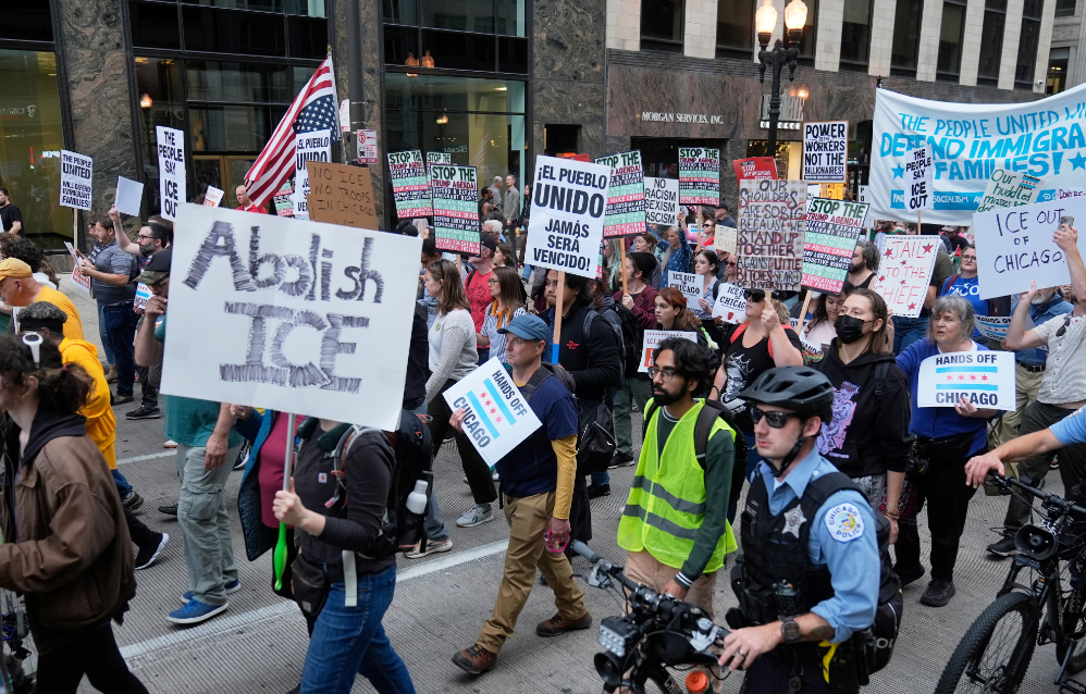 Arrestan a periodistas y políticos demócratas