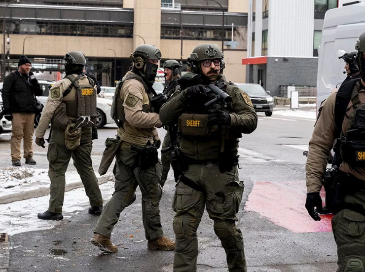 ICE irrumpe en actividad religiosa para realizar deportaciones en Los Ángeles