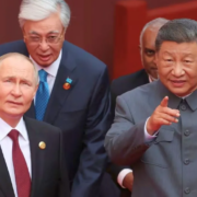 Rusia desafía a EEUU al ofrecer su potencia militar a China