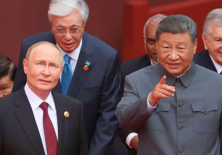 Rusia desafía a EEUU al ofrecer su potencia militar a China