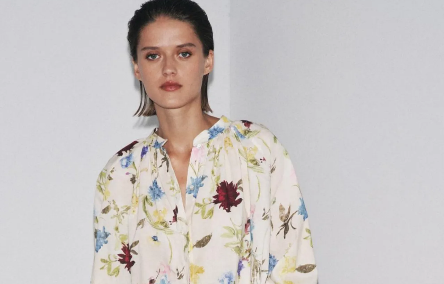 3. Blusa con estampados florales