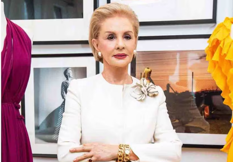 5 blusas en tendencia que Carolina Herrera aprueba para primavera/verano 2026